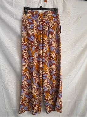 NWT Billabong ZZ beachy flowing wide leg pants. Size medium.